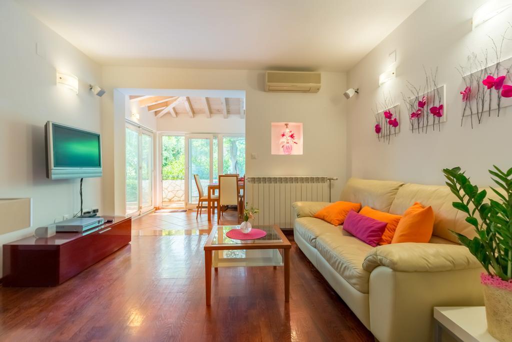 Leona & Borna'S Central Lapad Suites 杜布罗夫尼克 外观 照片