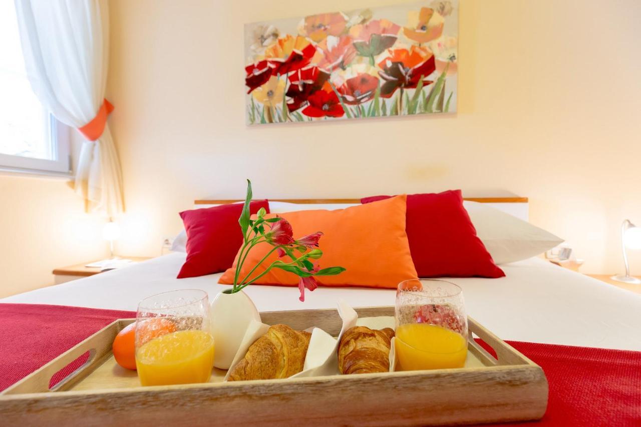 Leona & Borna'S Central Lapad Suites 杜布罗夫尼克 外观 照片