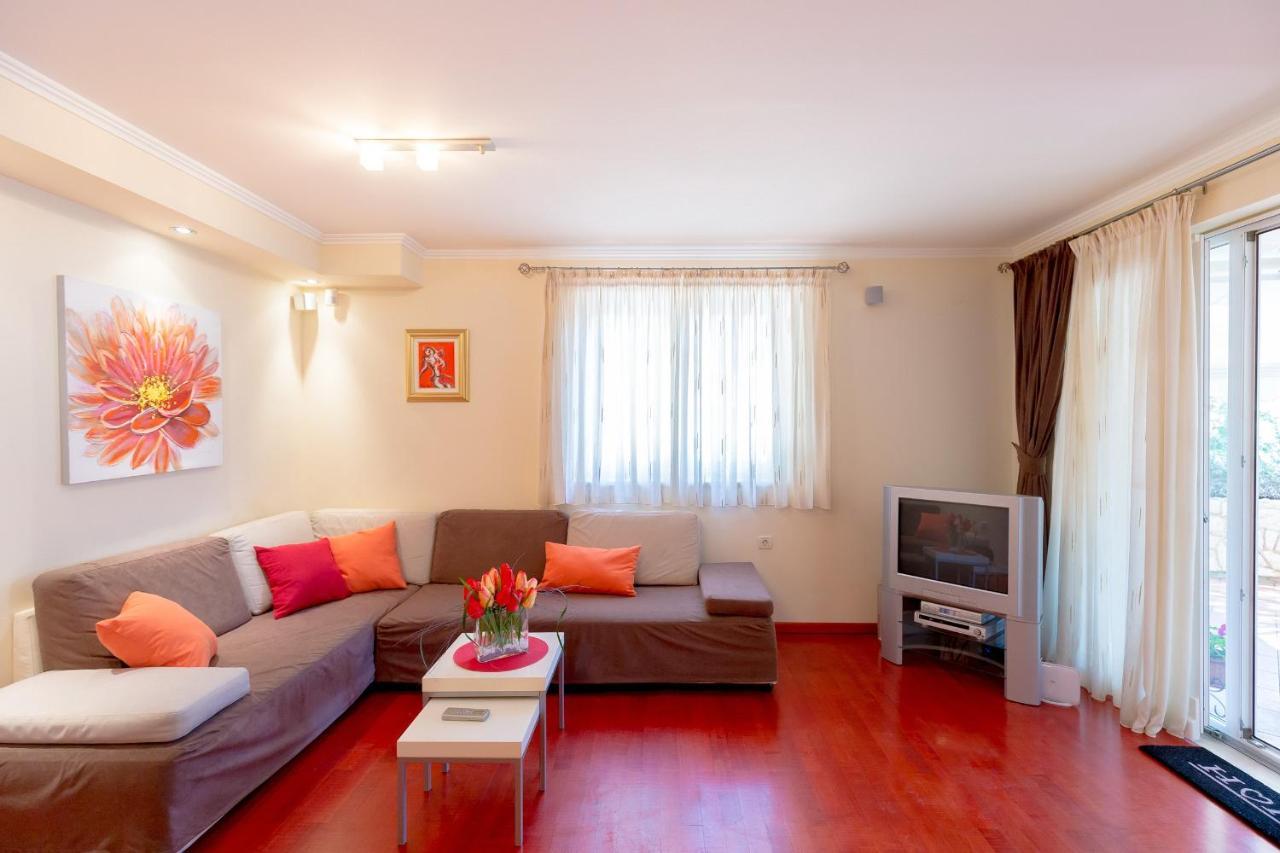 Leona & Borna'S Central Lapad Suites 杜布罗夫尼克 外观 照片