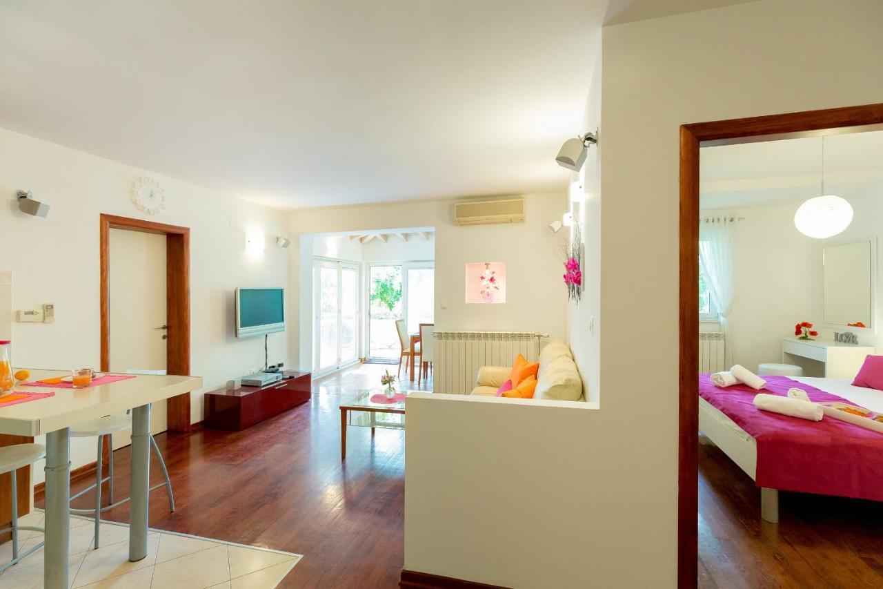 Leona & Borna'S Central Lapad Suites 杜布罗夫尼克 外观 照片