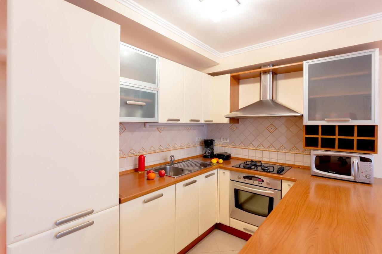 Leona & Borna'S Central Lapad Suites 杜布罗夫尼克 外观 照片